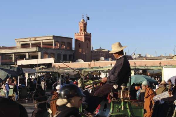 Der große Platz der Gaukler ist das historisch geprägtes Zentrum von Marrakesch. Der Pulsschlag der Lebenswelt der Berber und Araber. 
